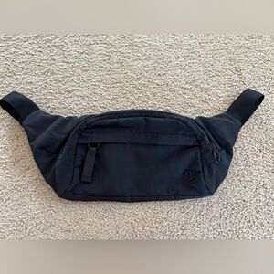 Lululemon On The Beat Belt Bag black